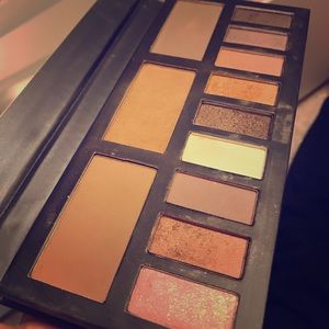 Max Studio Eyeshadow Palette